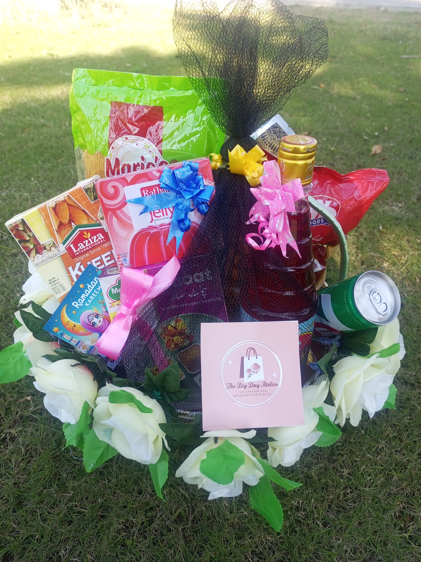 Black & White Theme Special Ramadan Basket